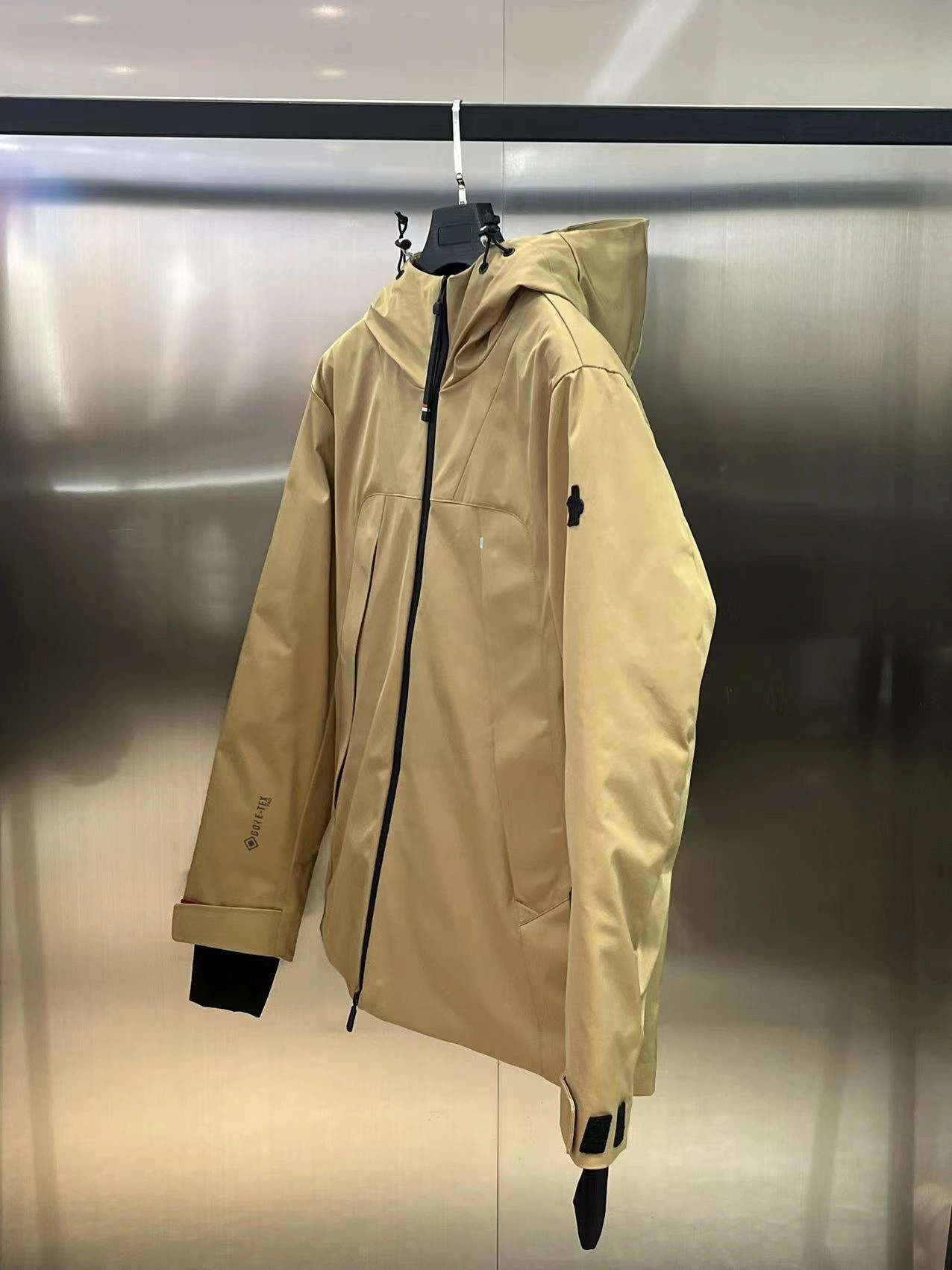 Bright Moncler Down Jackets 145515