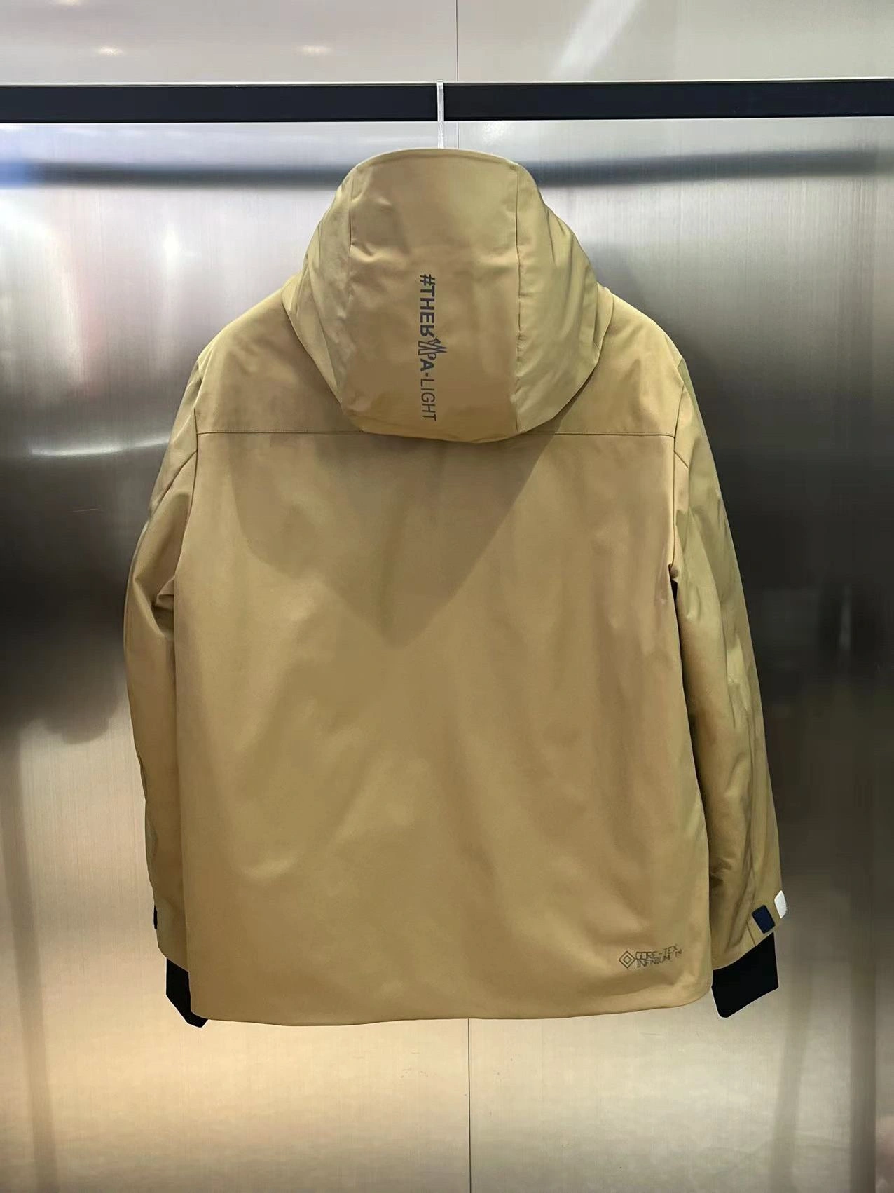 Bright Moncler Down Jackets 145515