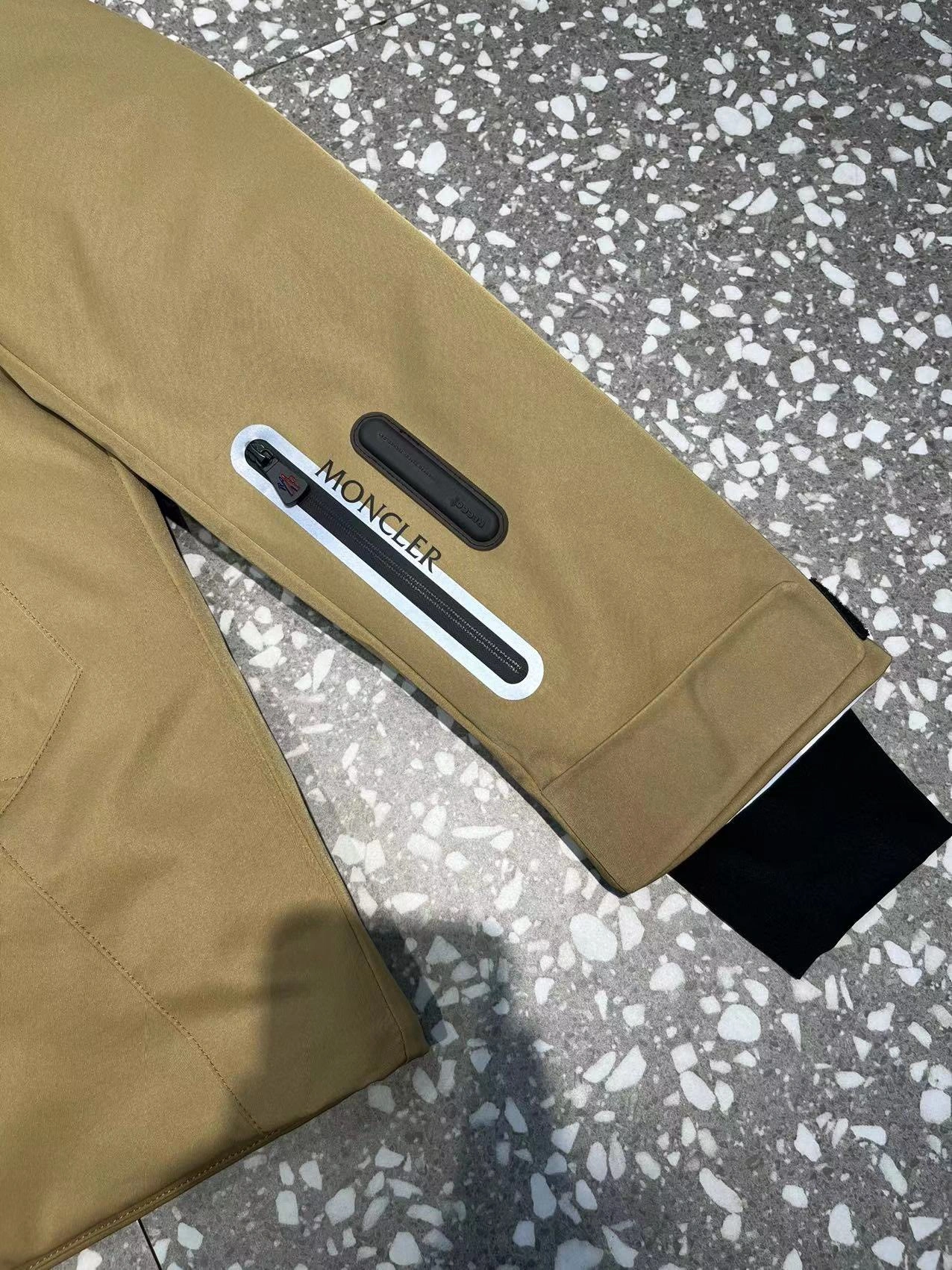 Bright Moncler Down Jackets 145515