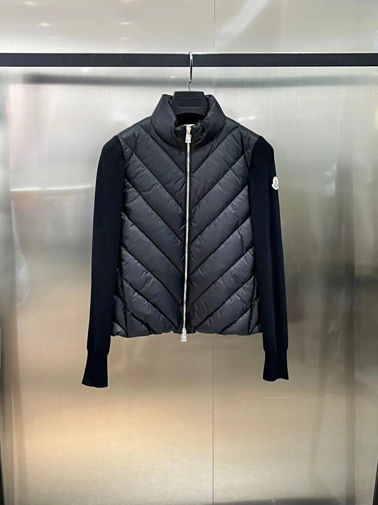 Moncler Down Jackets Versatile 145517