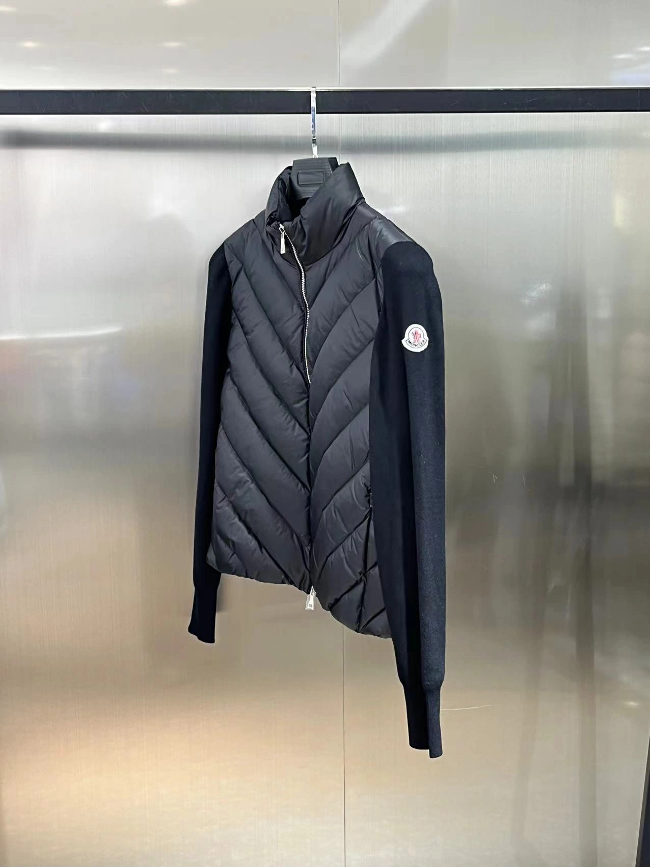Moncler Down Jackets Versatile 145517