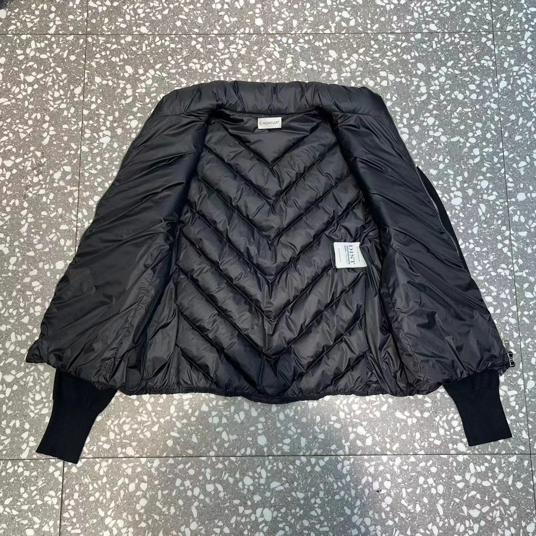 Moncler Down Jackets Versatile 145517