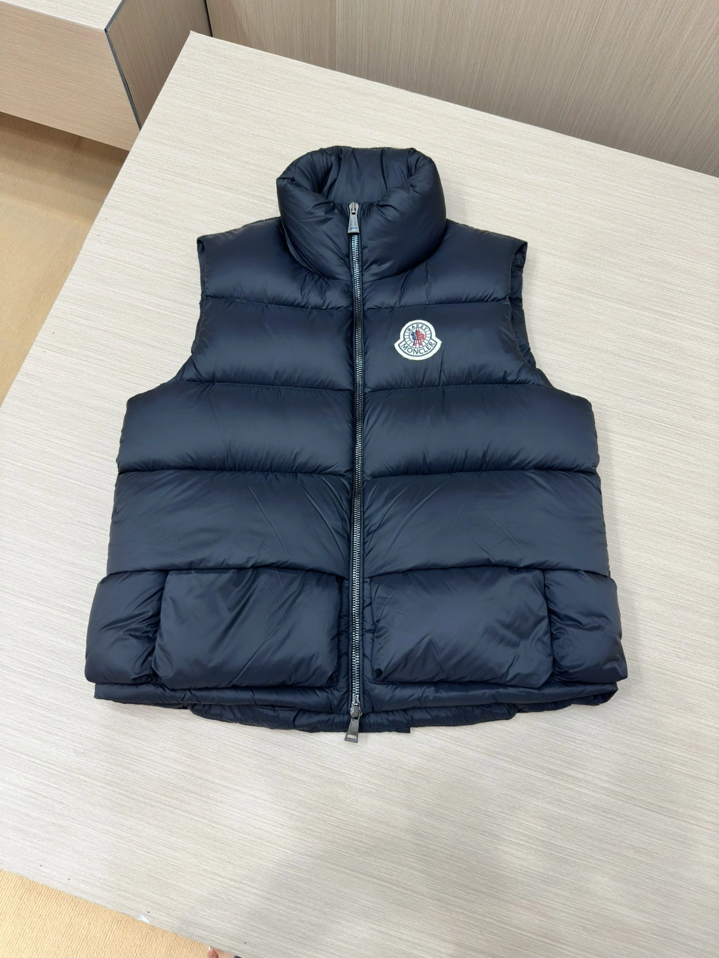 ModernLook Moncler Down Jackets 145512