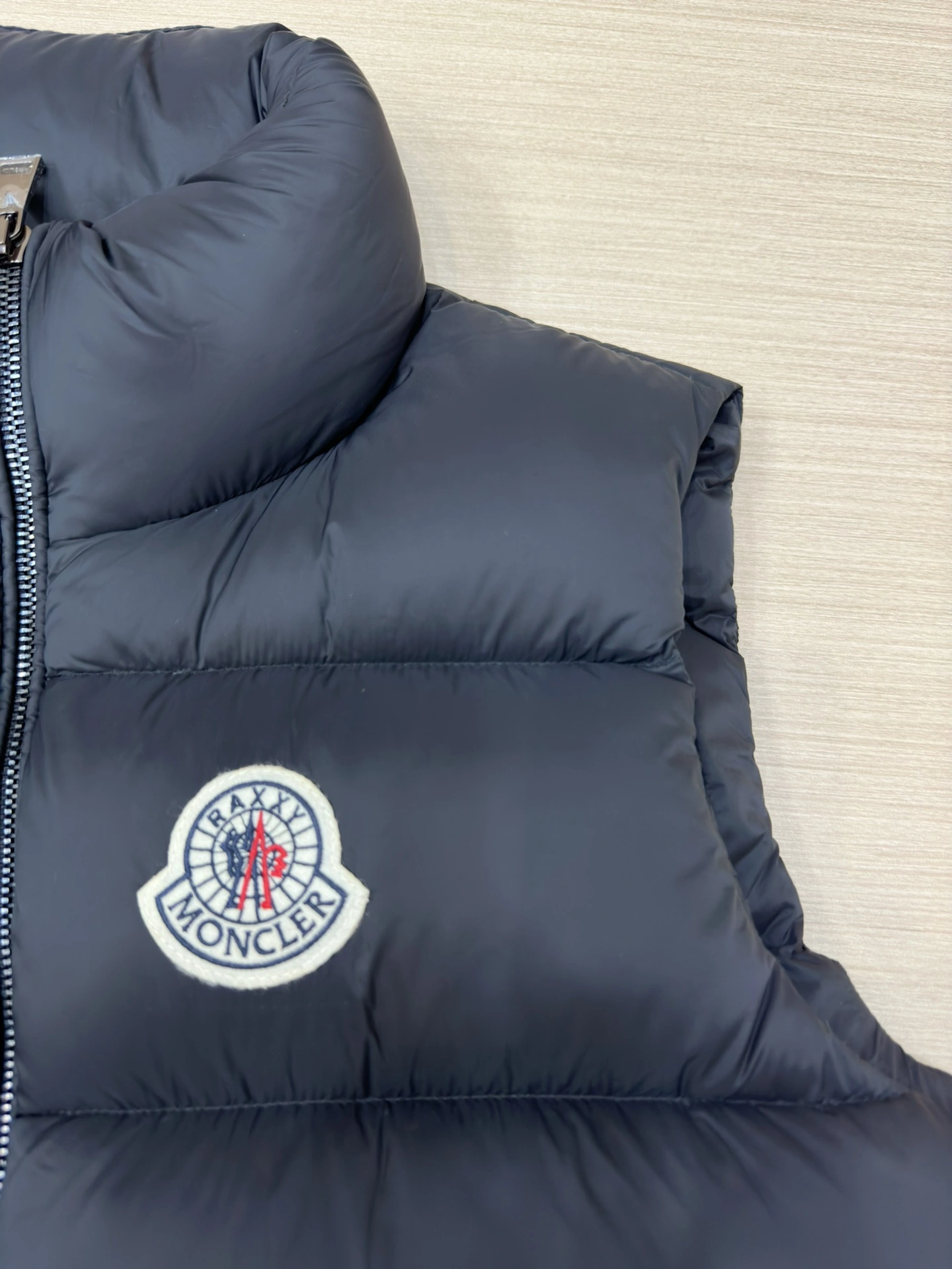 ModernLook Moncler Down Jackets 145512