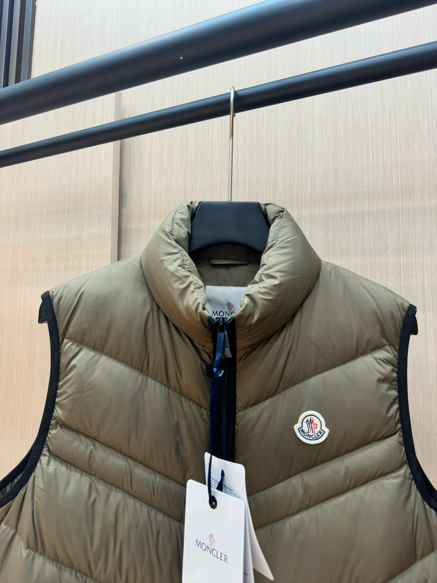 Sporty Moncler Down Jackets 145508