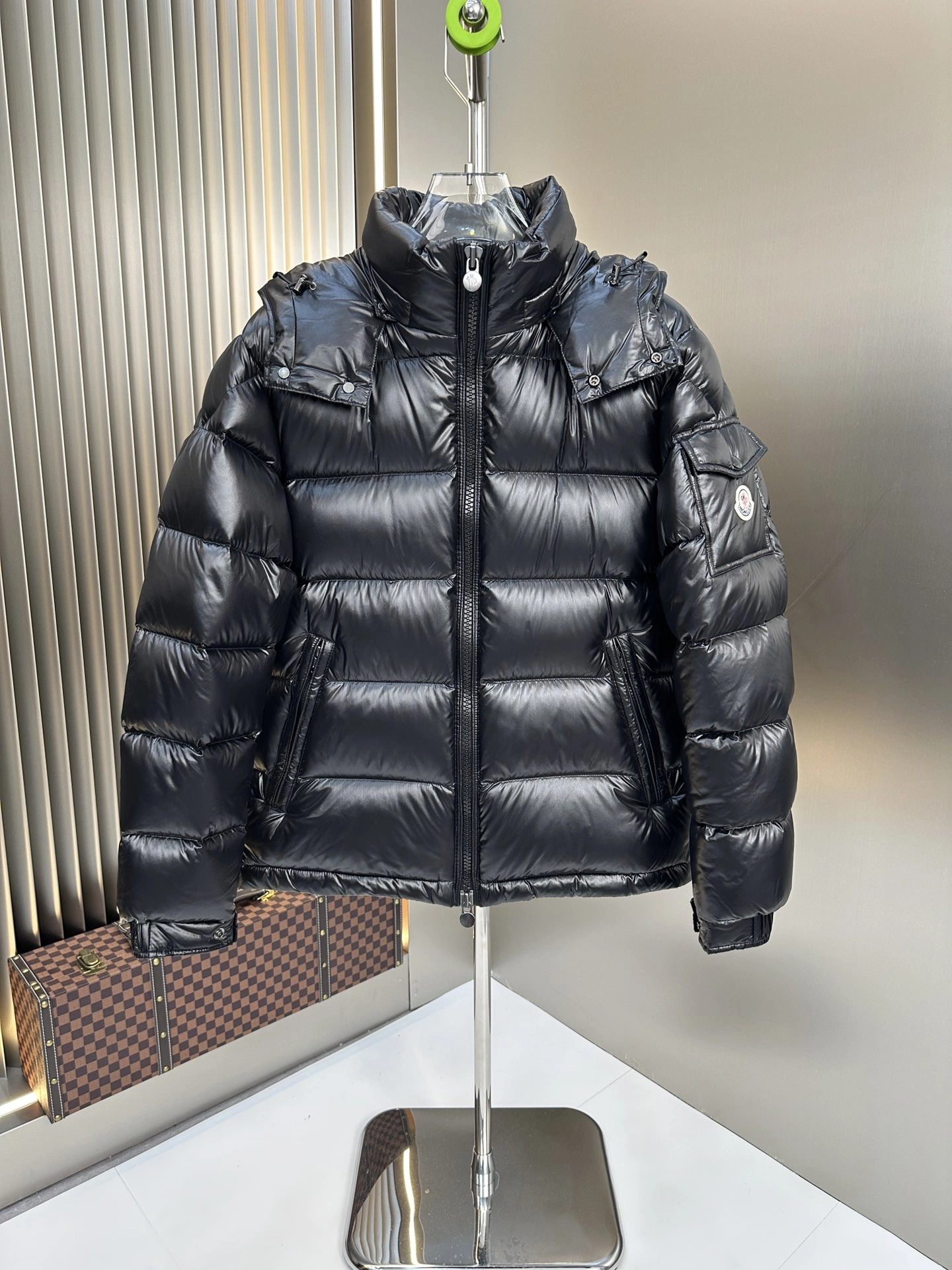 Moncler Down Jackets GoAnywhere 145504