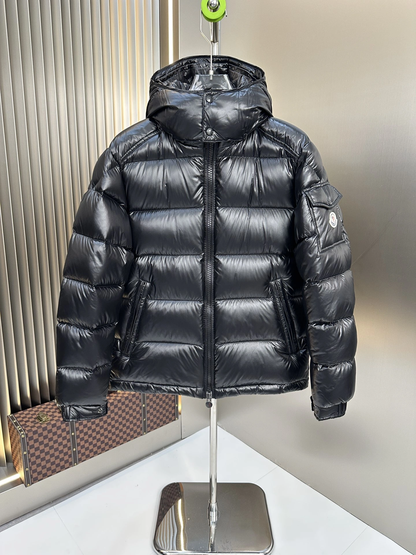 Moncler Down Jackets GoAnywhere 145504