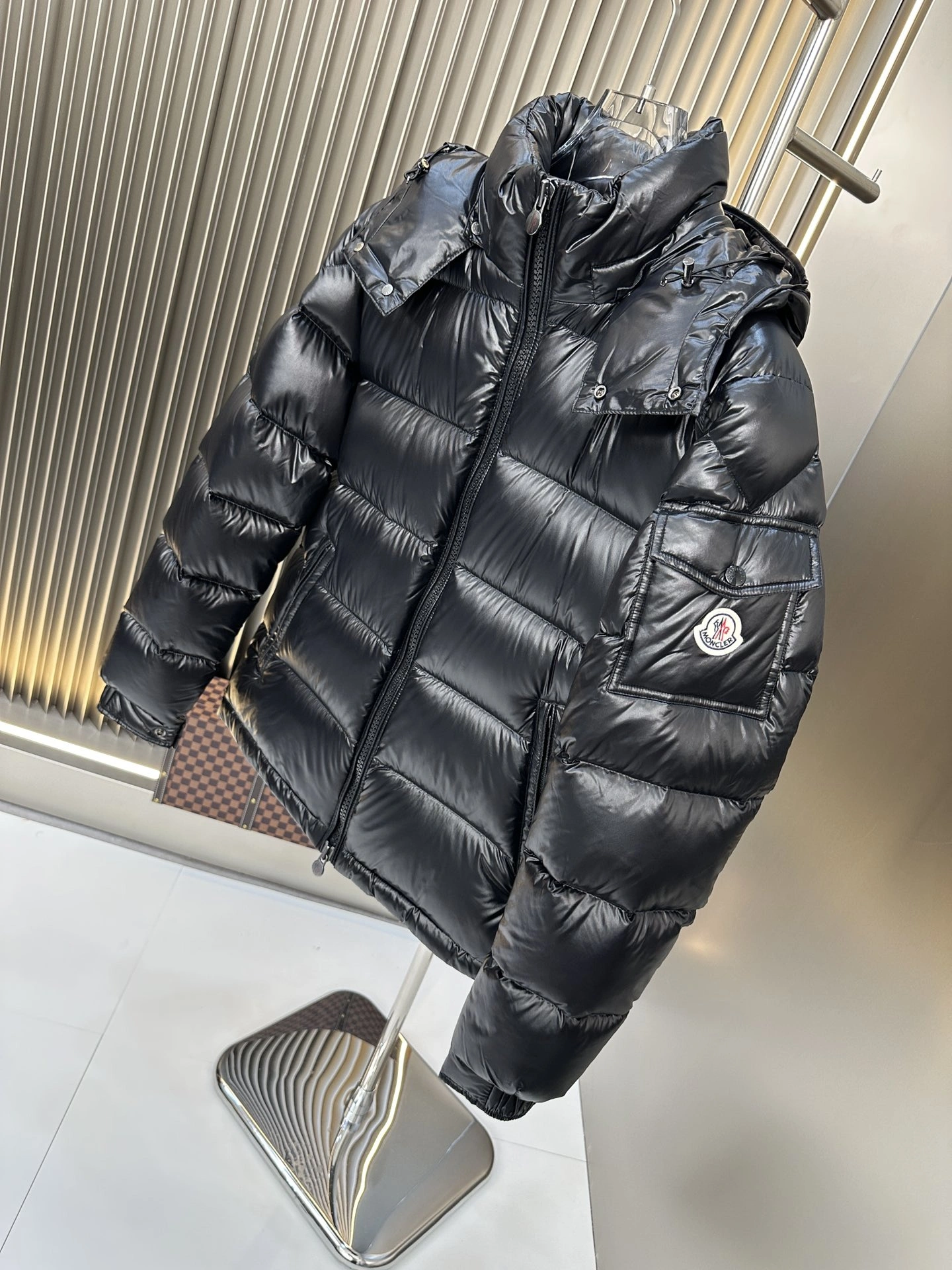 Moncler Down Jackets GoAnywhere 145504