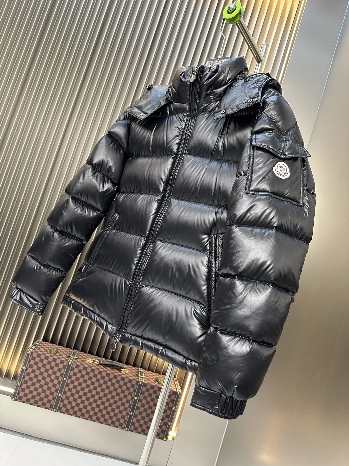 Moncler Down Jackets GoAnywhere 145504