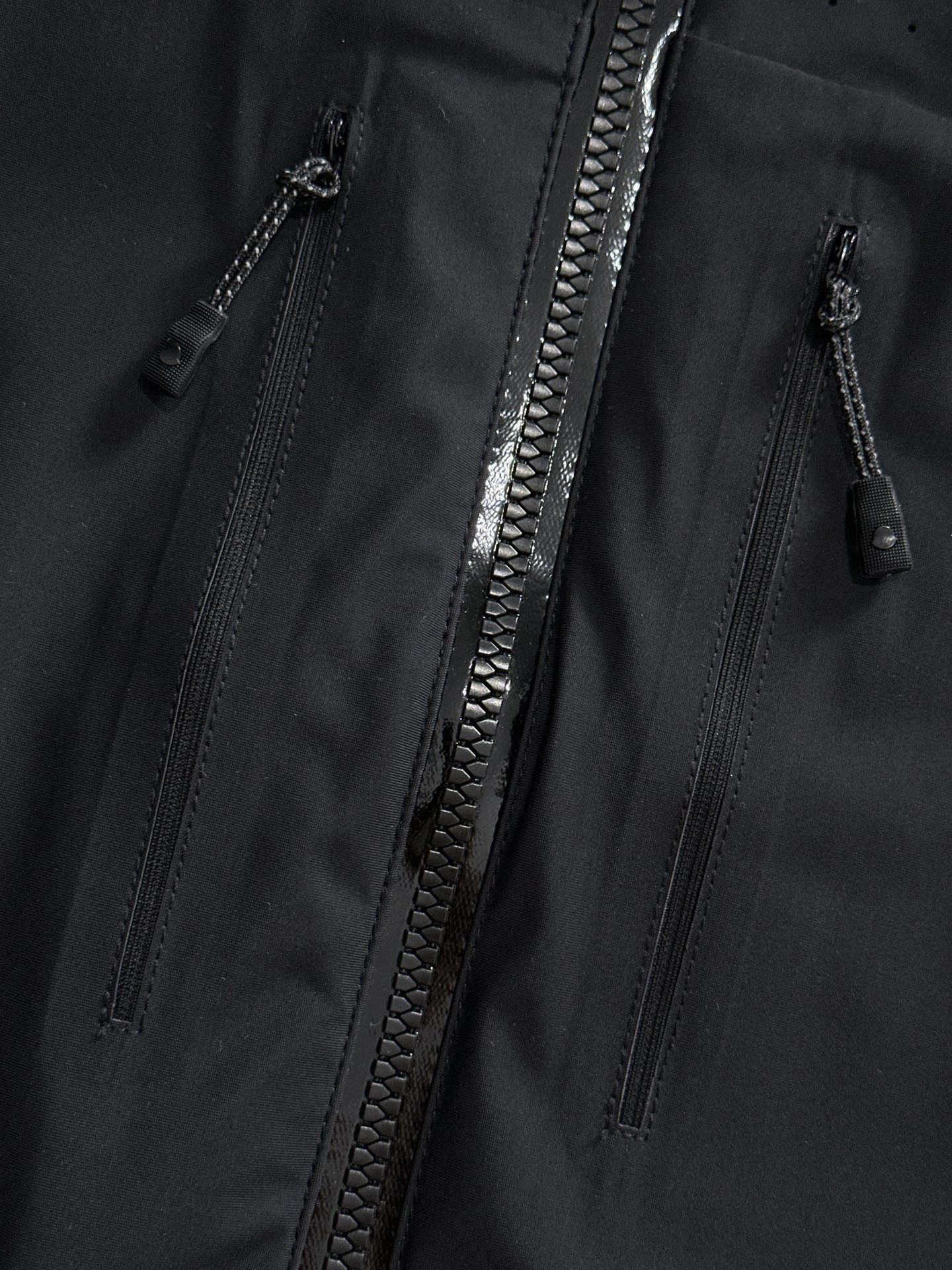 Moncler Down Jackets Classic 145503