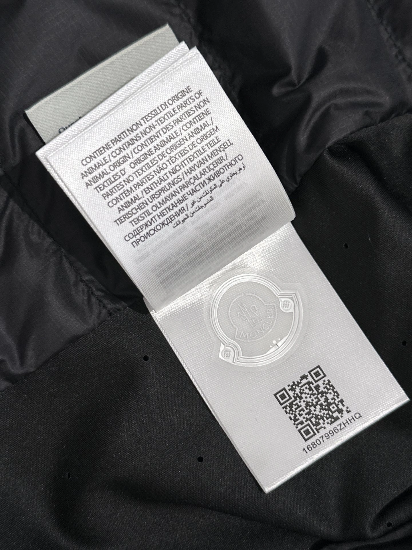 Moncler Down Jackets Classic 145503
