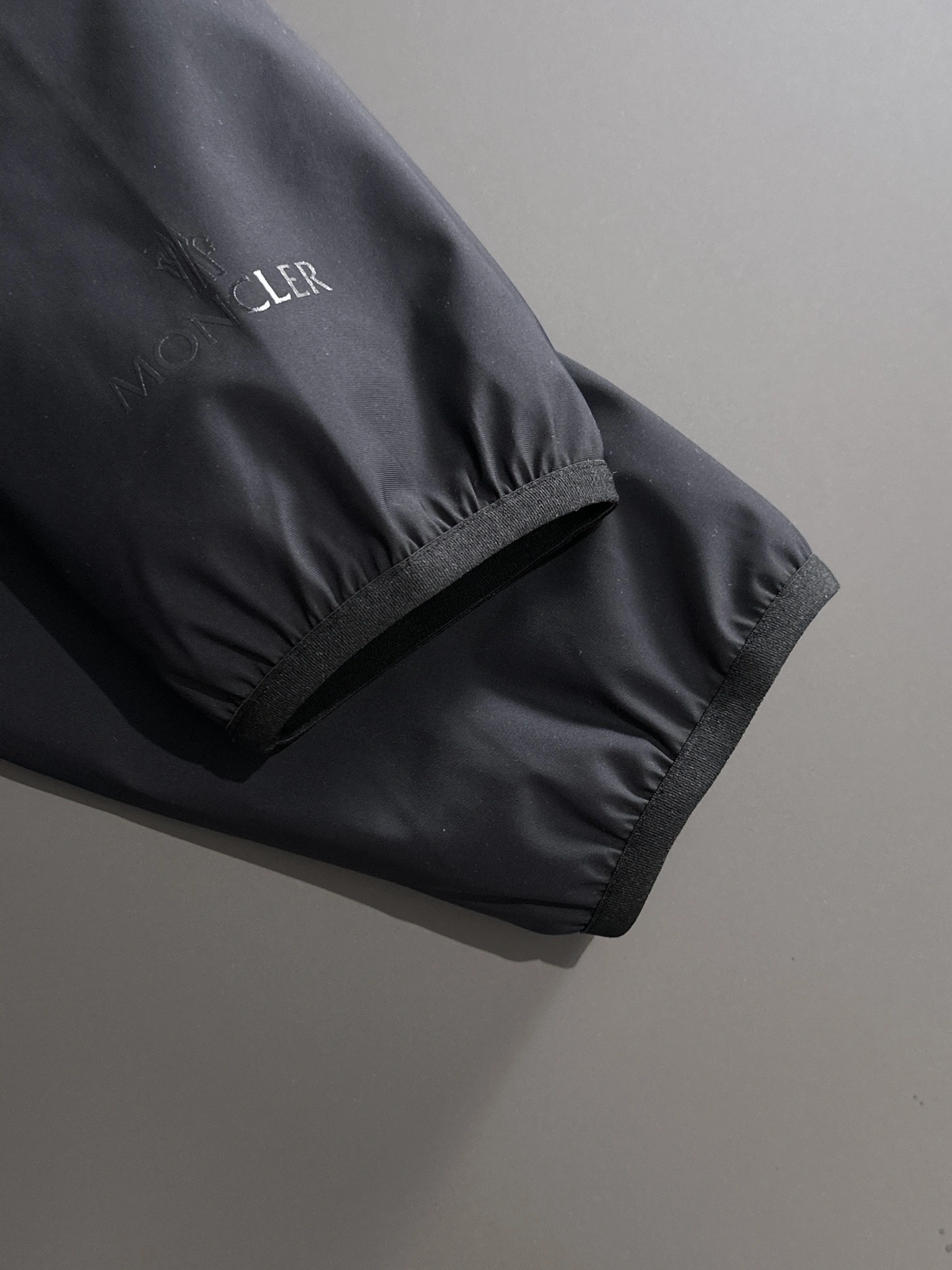 Moncler Down Jackets Classic 145503