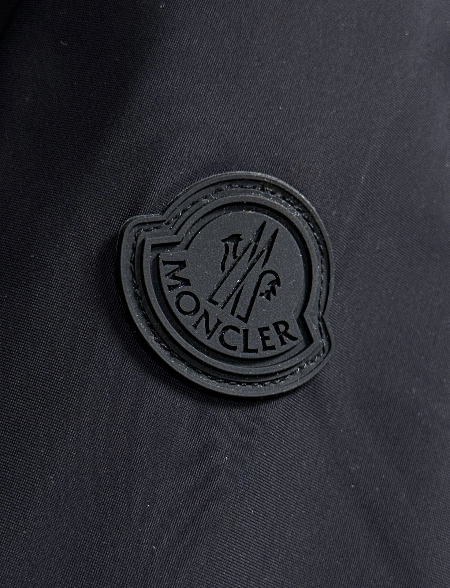 Moncler Down Jackets Classic 145503