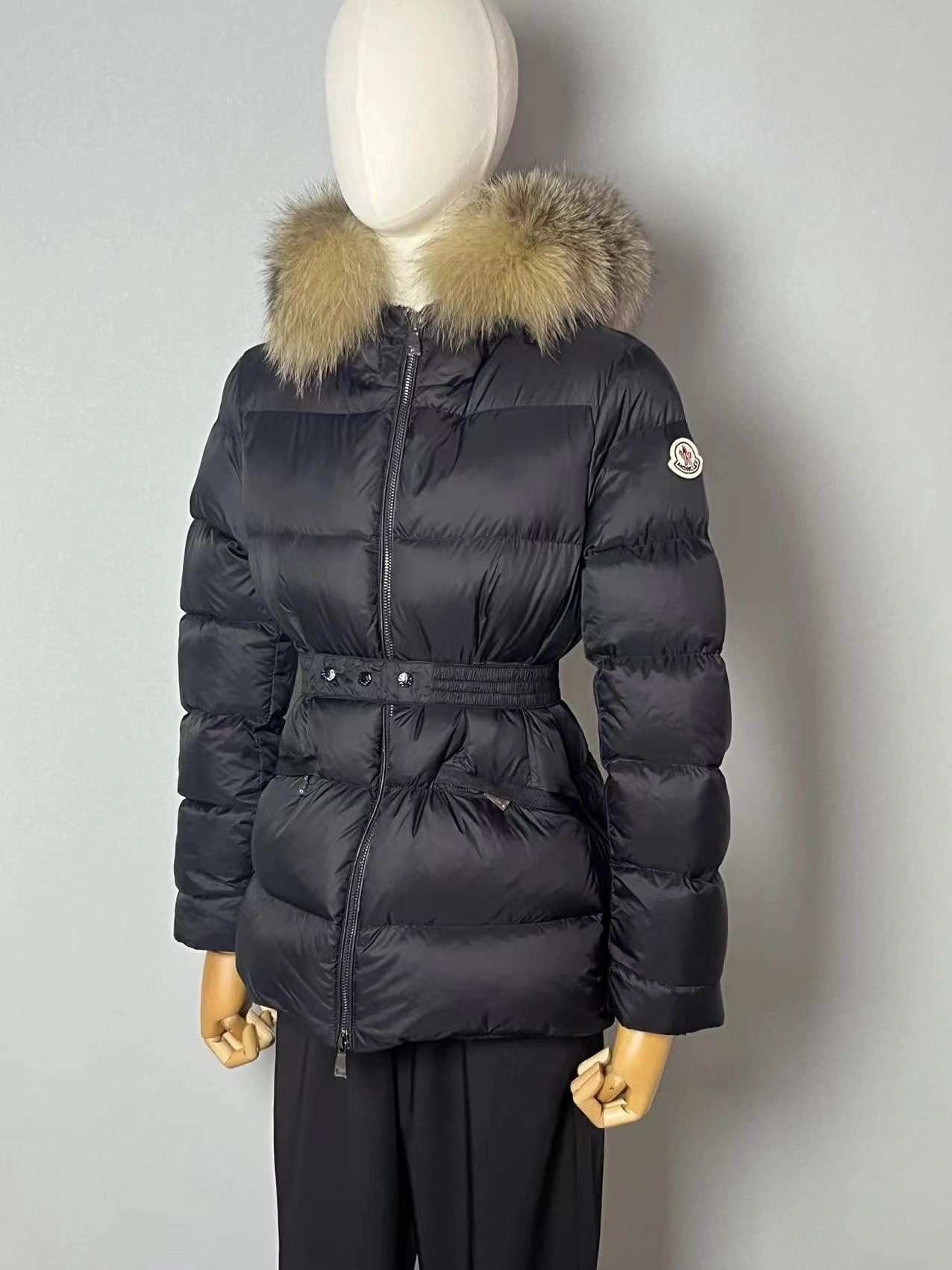 Fashionable Moncler Down Jackets 145497