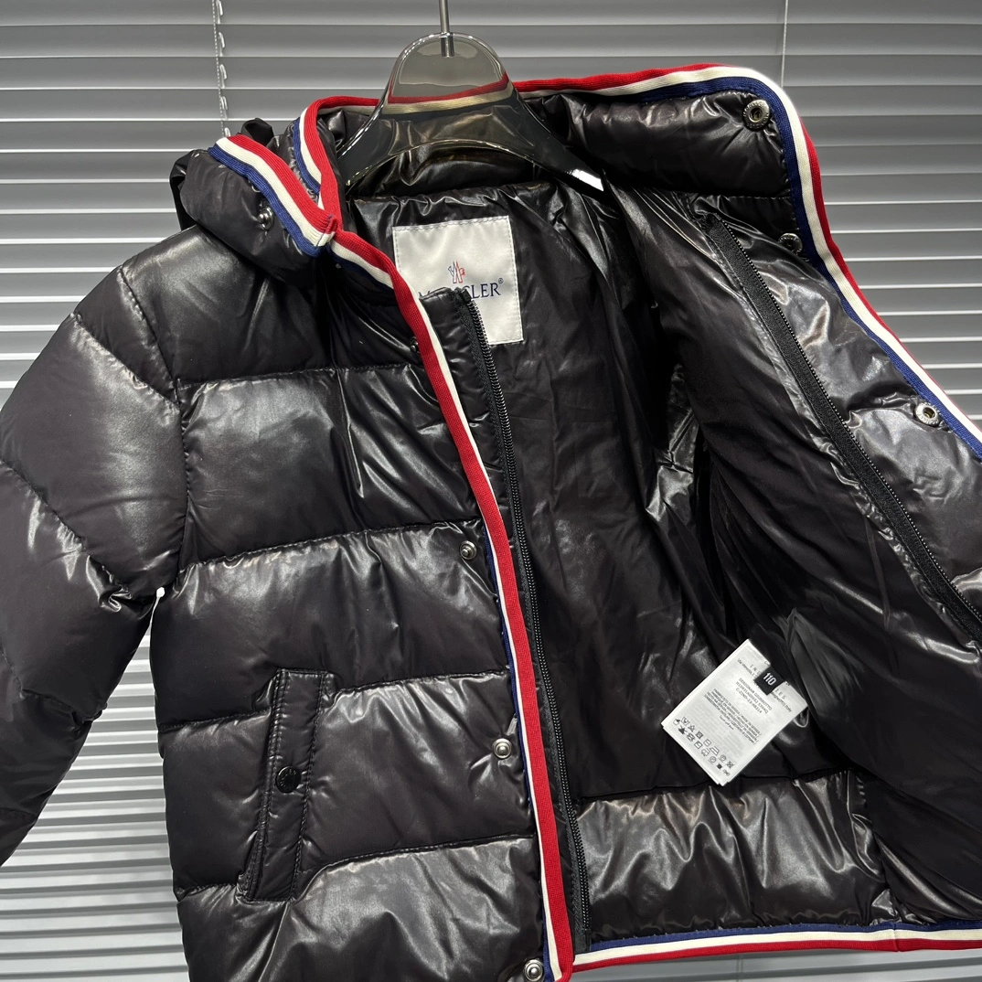 Stretchable Moncler Down Jackets 145485