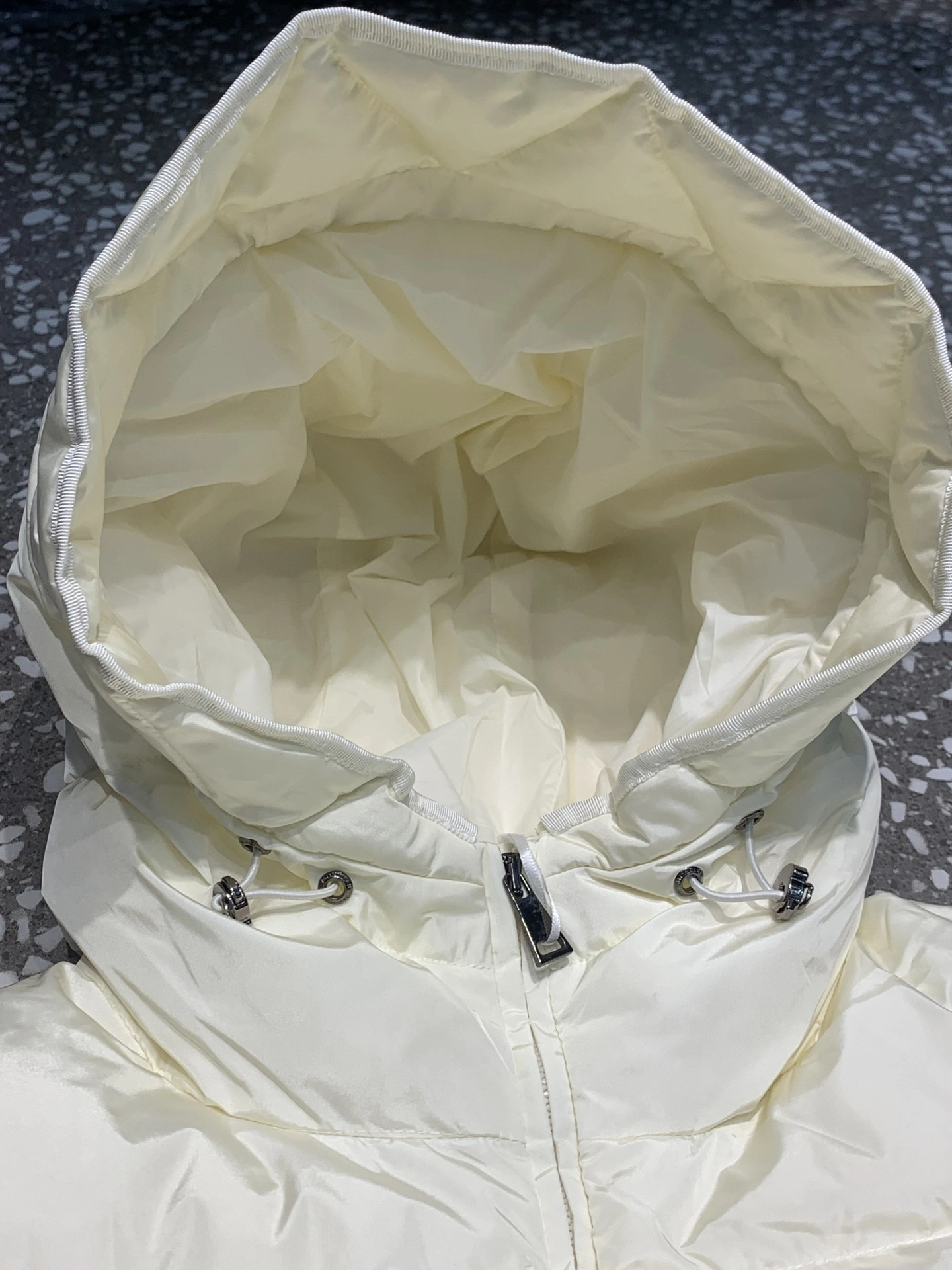 Moncler Down Jackets WrinkleFree 145495