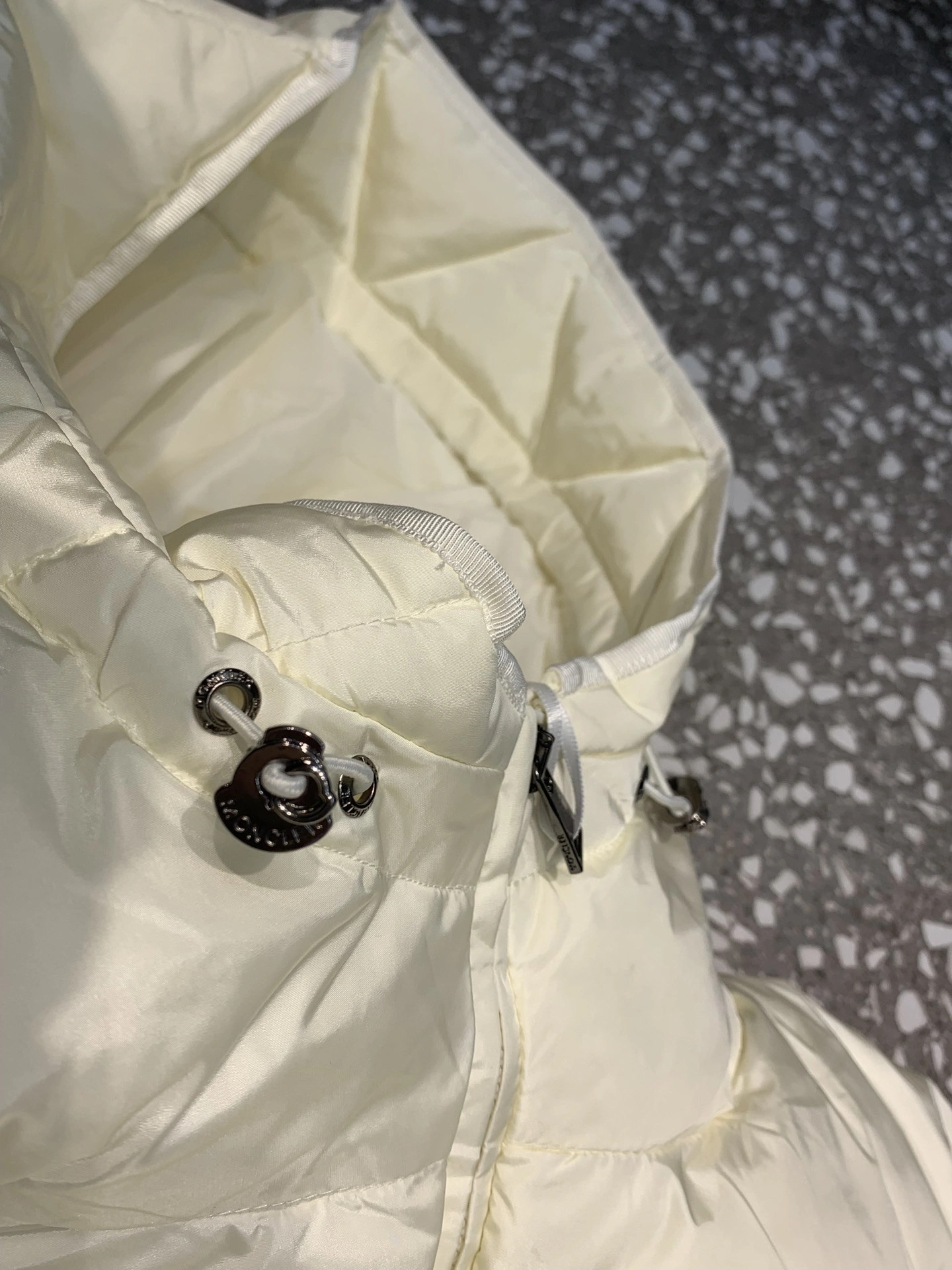 Moncler Down Jackets WrinkleFree 145495