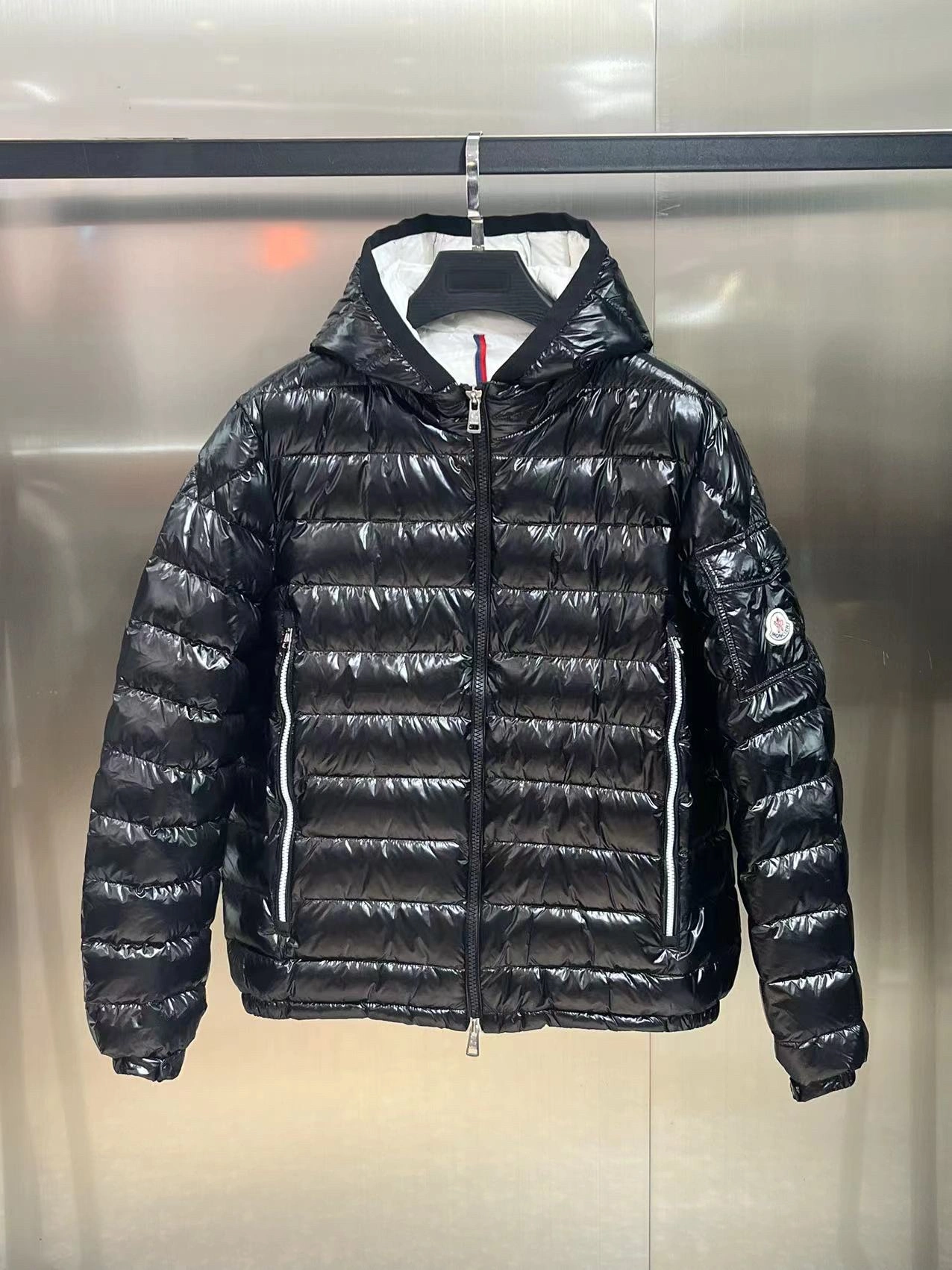 Moncler Down Jackets UrbanChic 145490