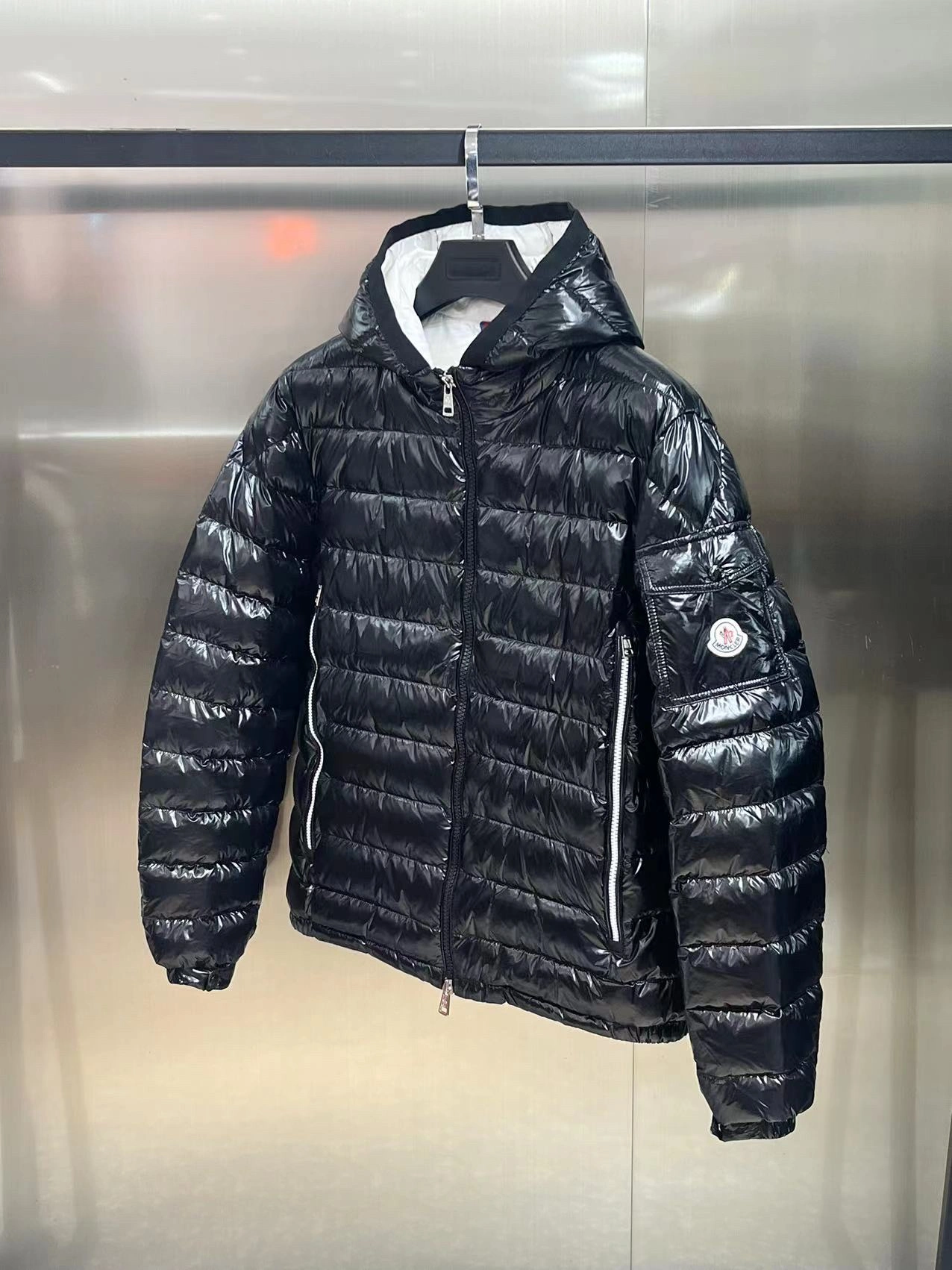 Moncler Down Jackets UrbanChic 145490
