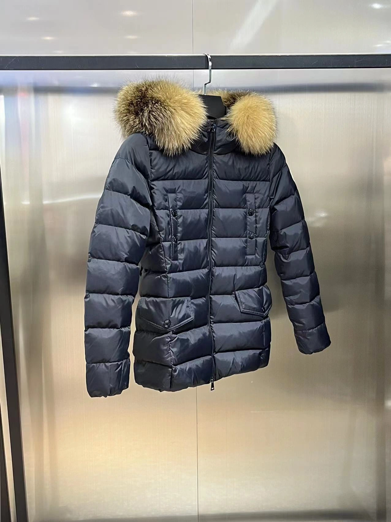 Moncler Down Jackets Sporty 145489