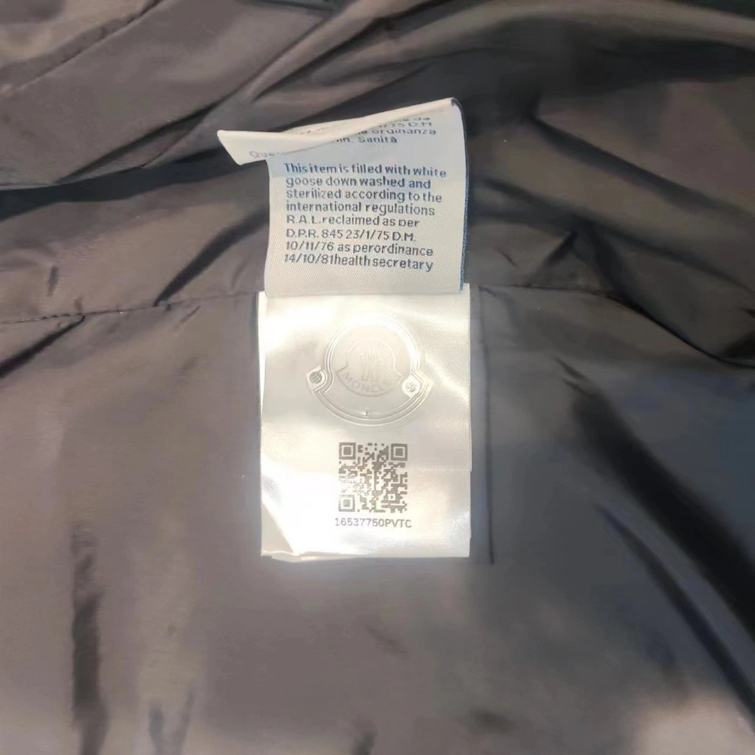 Moncler Down Jackets Sporty 145489