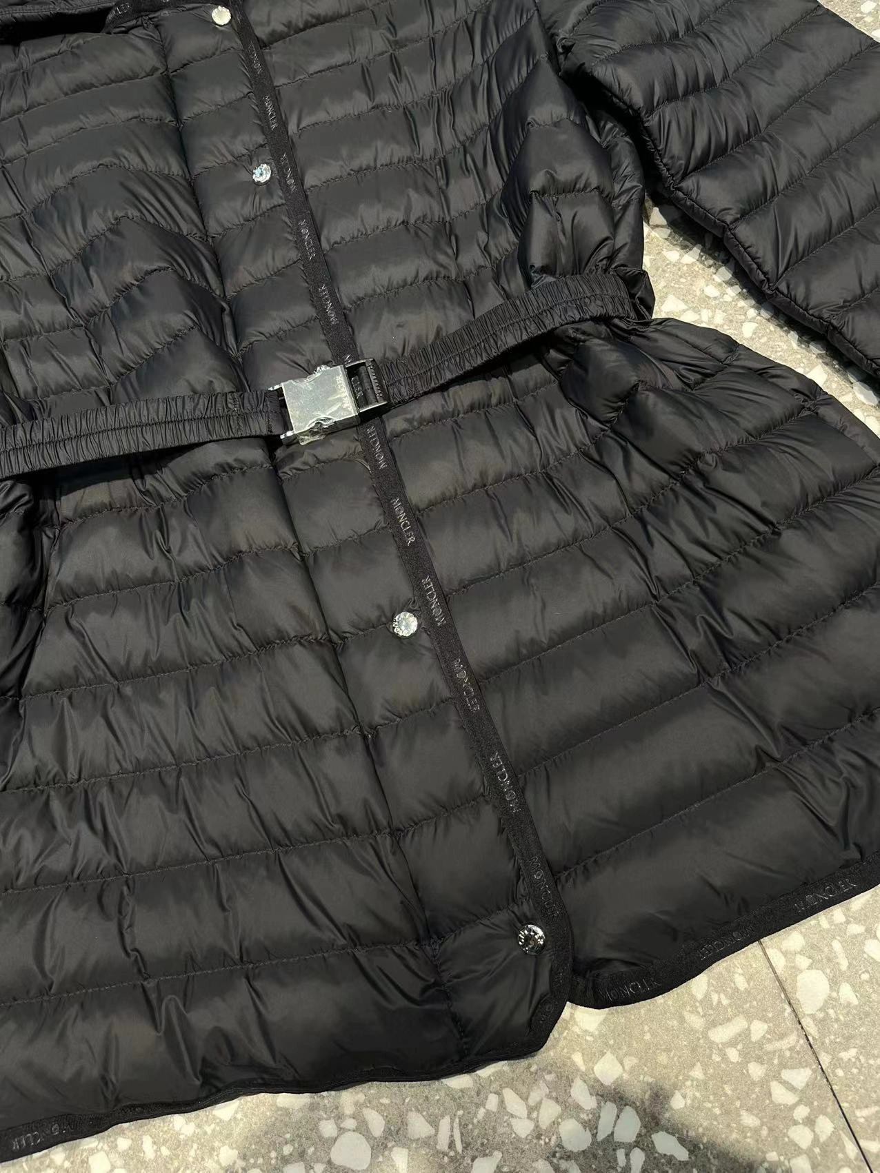 Moncler Down Jackets Sophisticated 145475