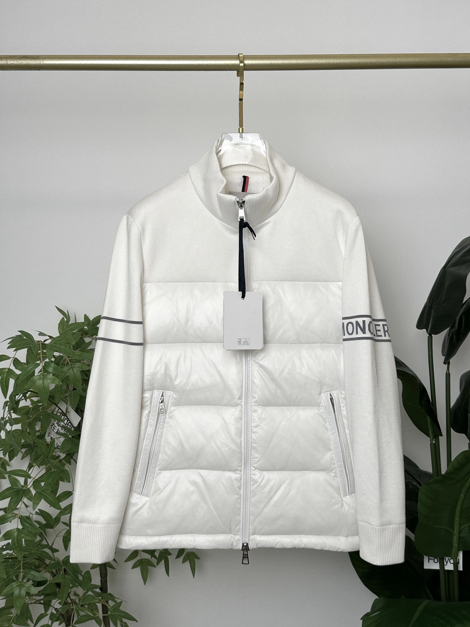 Casual Moncler Down Jackets 145460