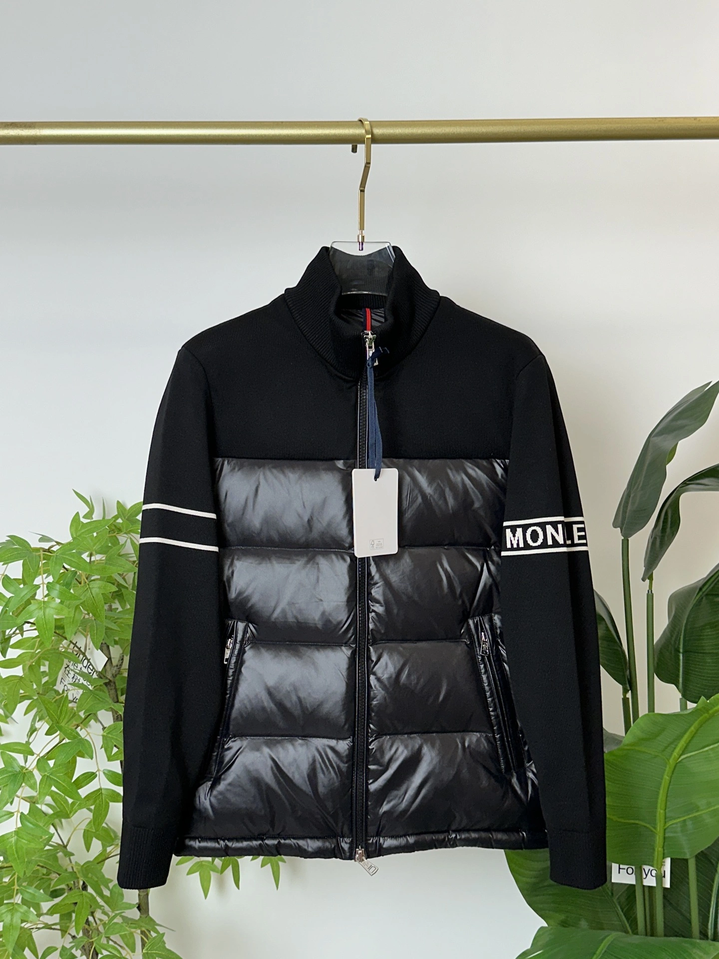 Comfortable Moncler Down Jackets 145467