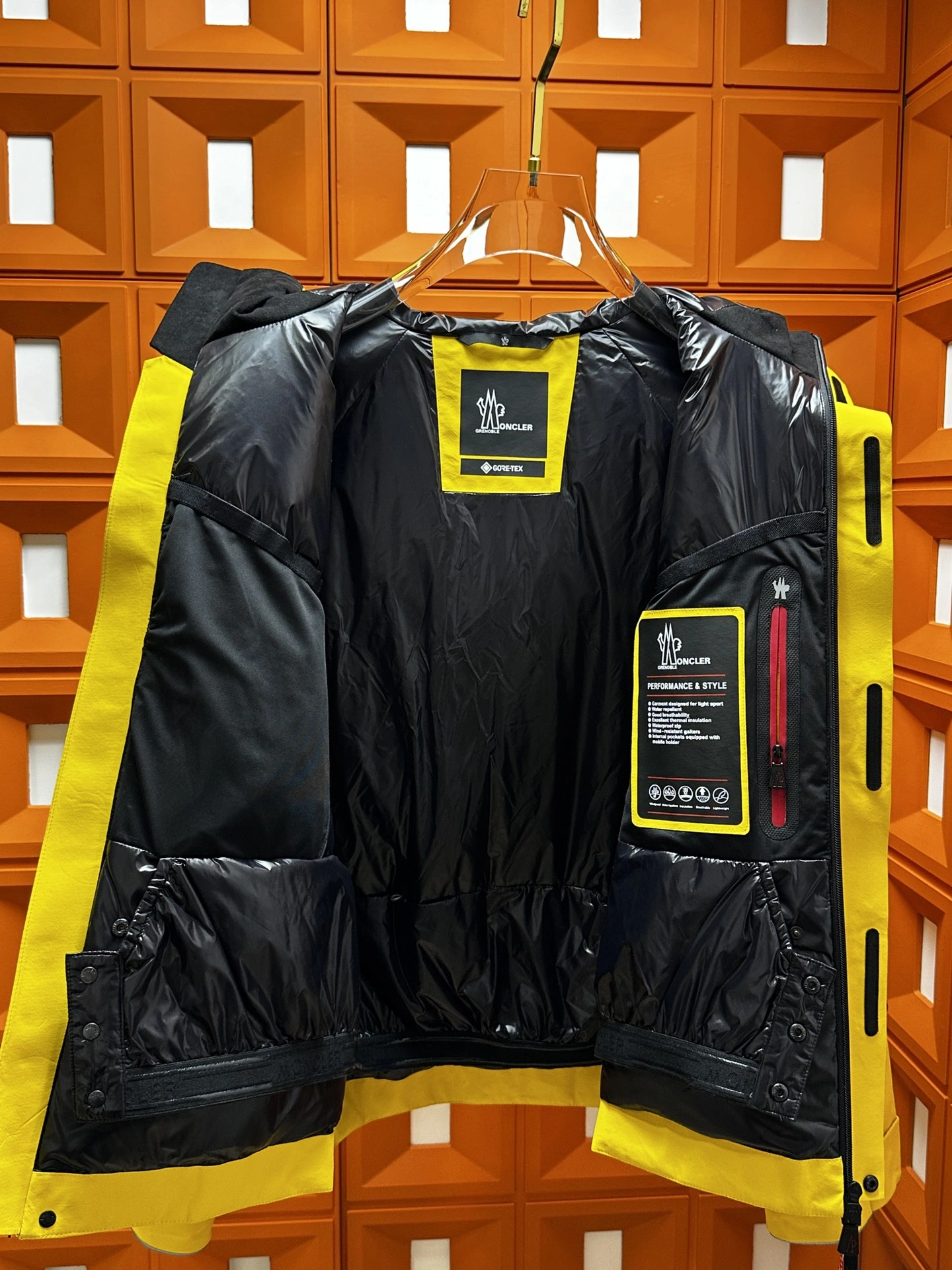 FashionForward Moncler Down Jackets 145451