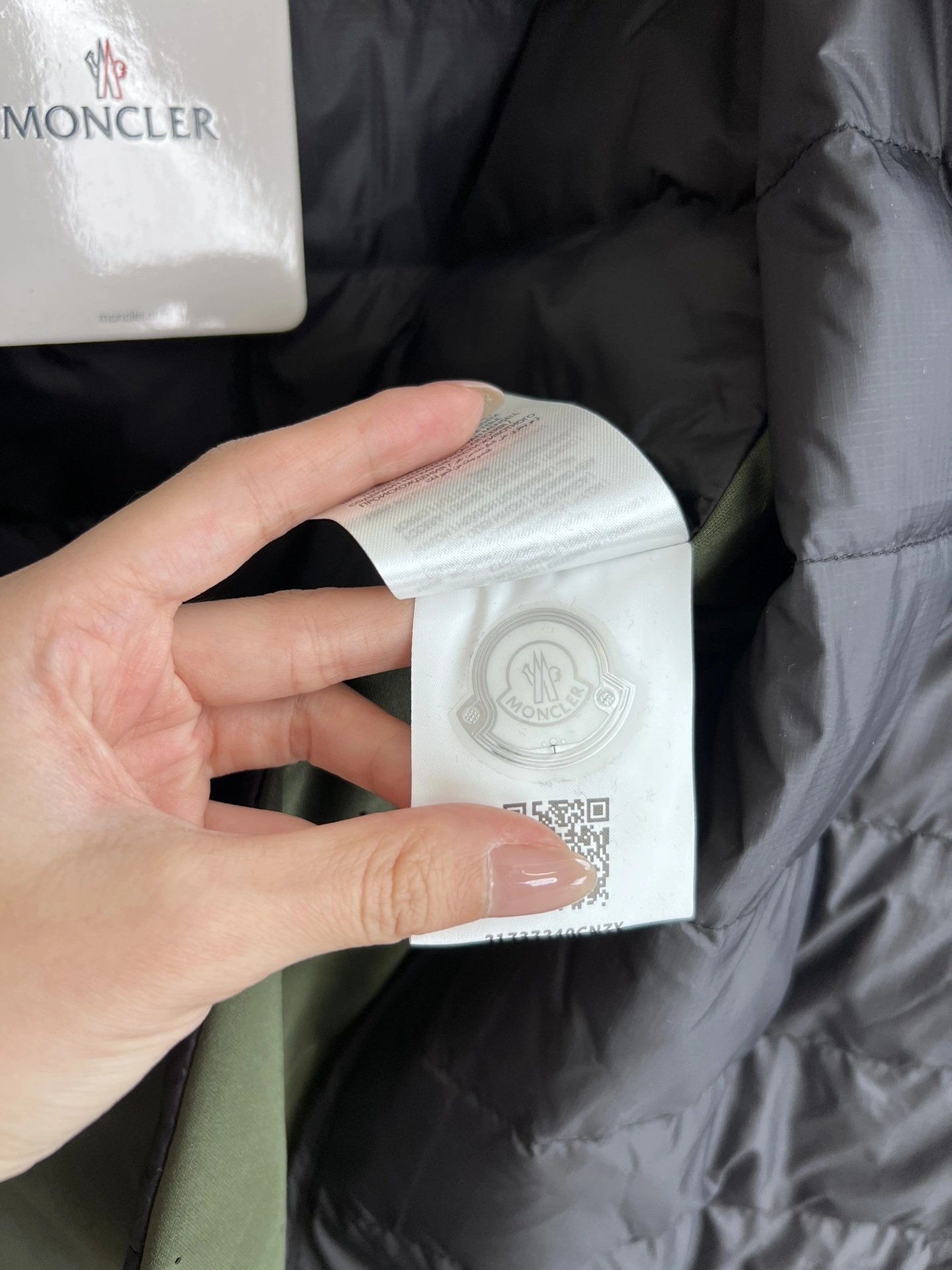 Moncler Down Jackets Durable 145463