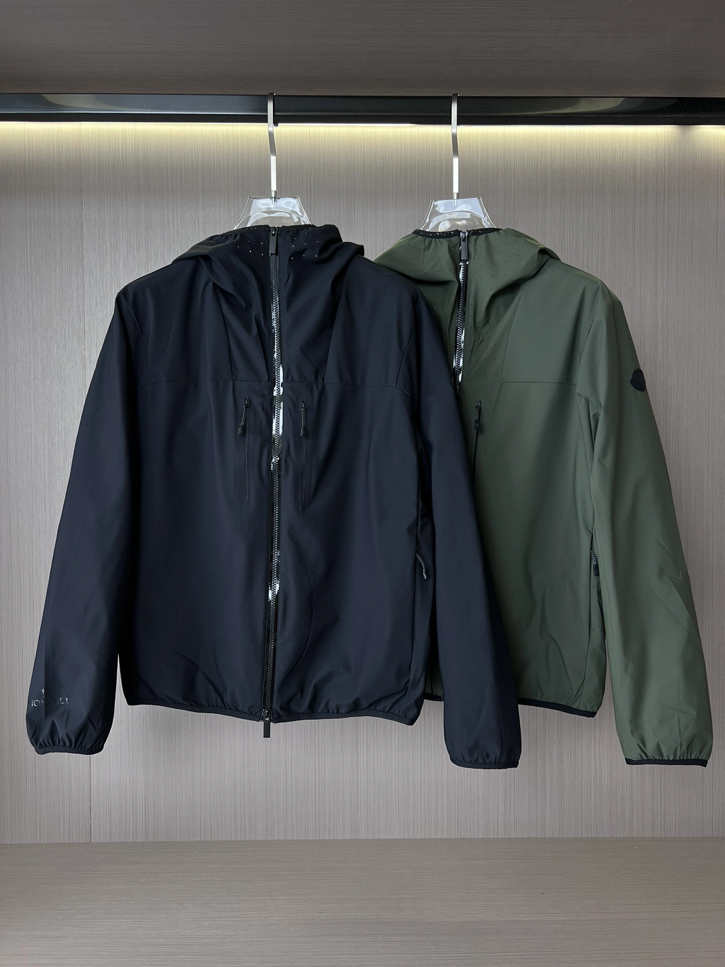 Premium Moncler Down Jackets 145466