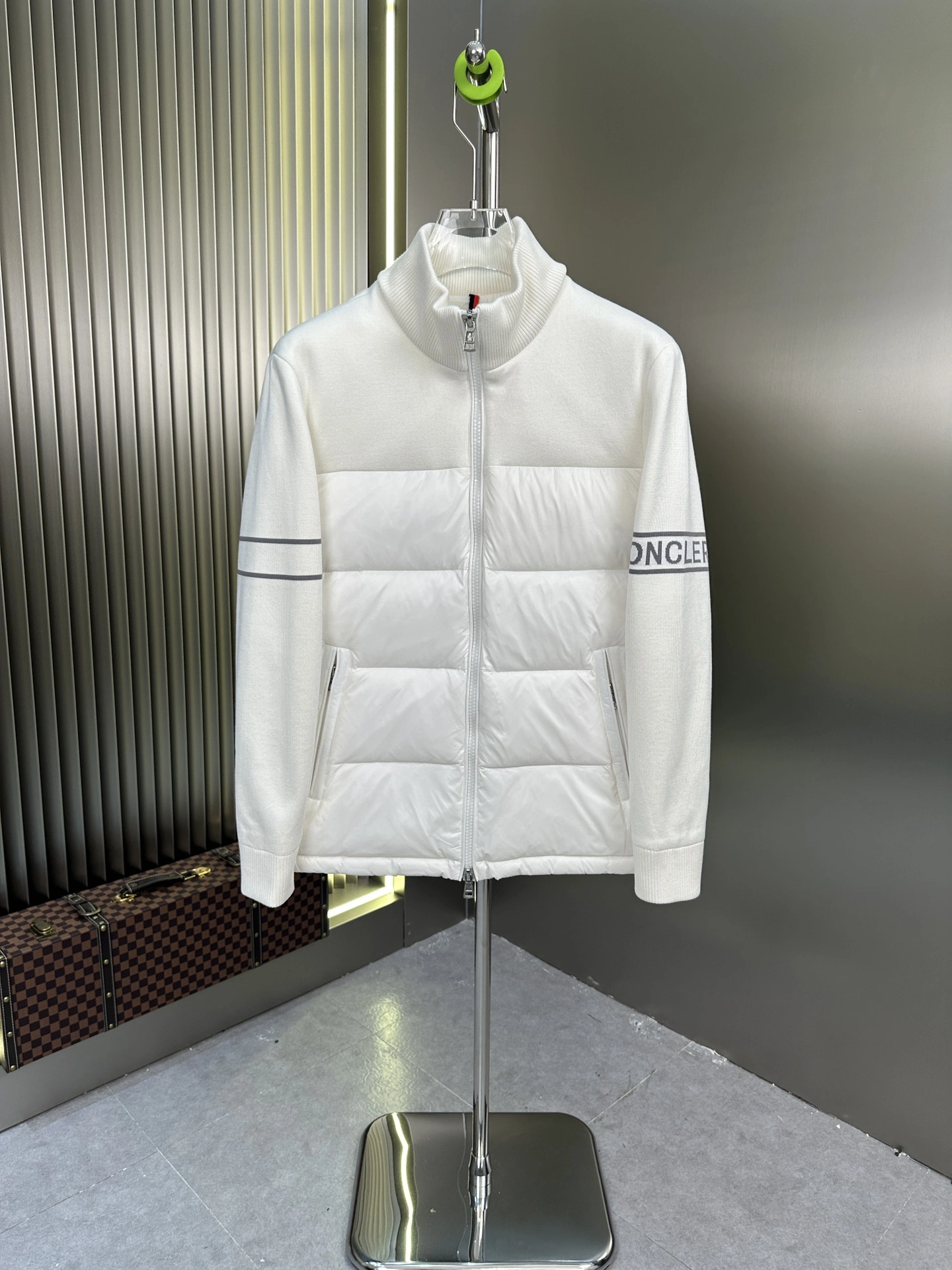 Comfortable Moncler Down Jackets 145455