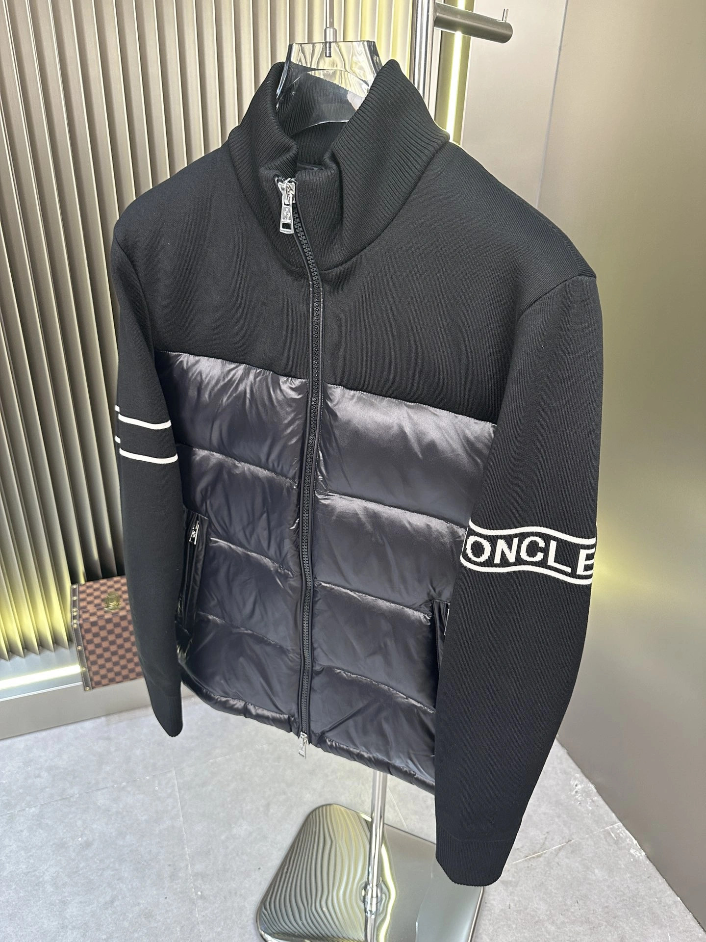 Comfortable Moncler Down Jackets 145455