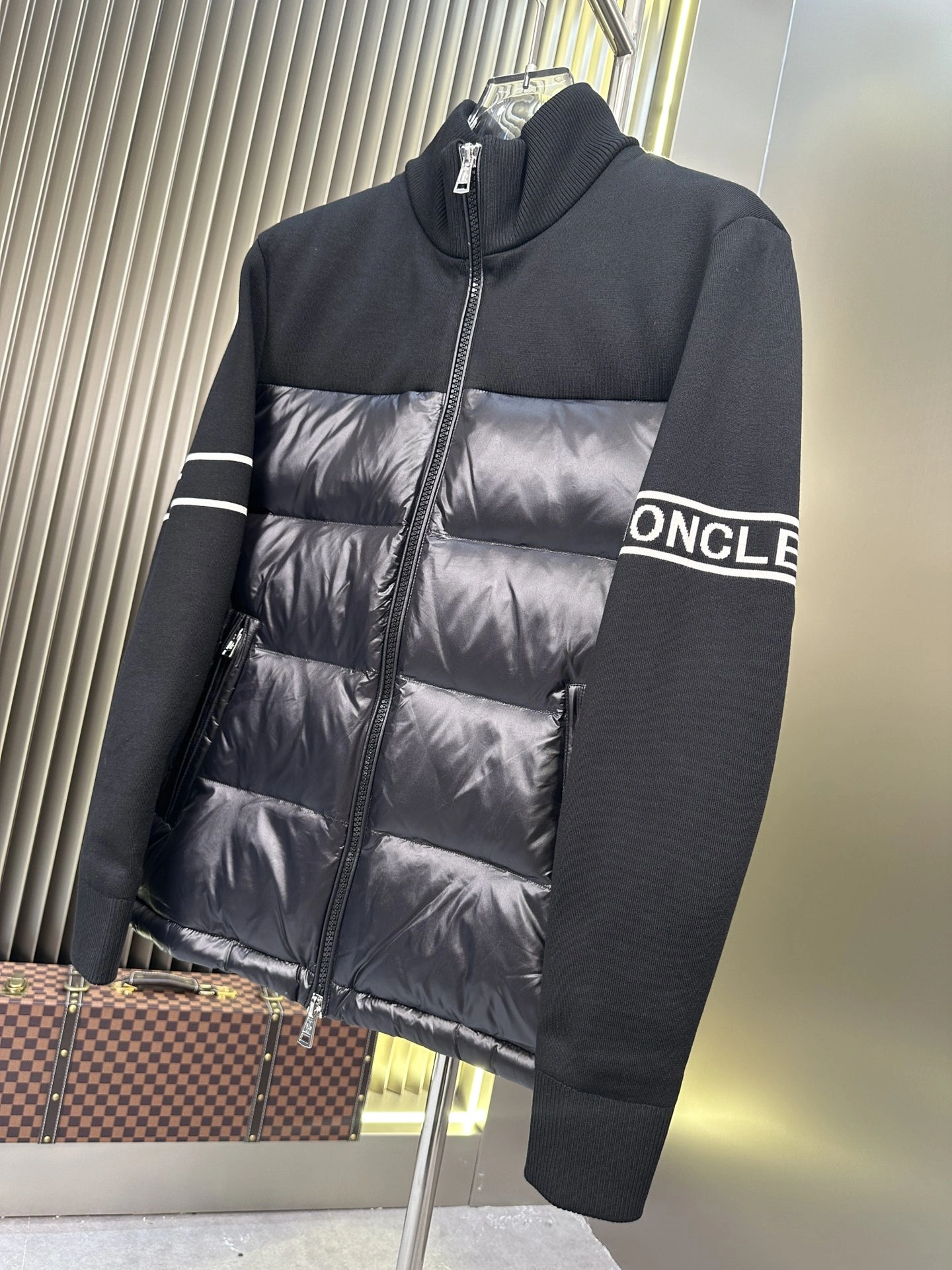 Comfortable Moncler Down Jackets 145455
