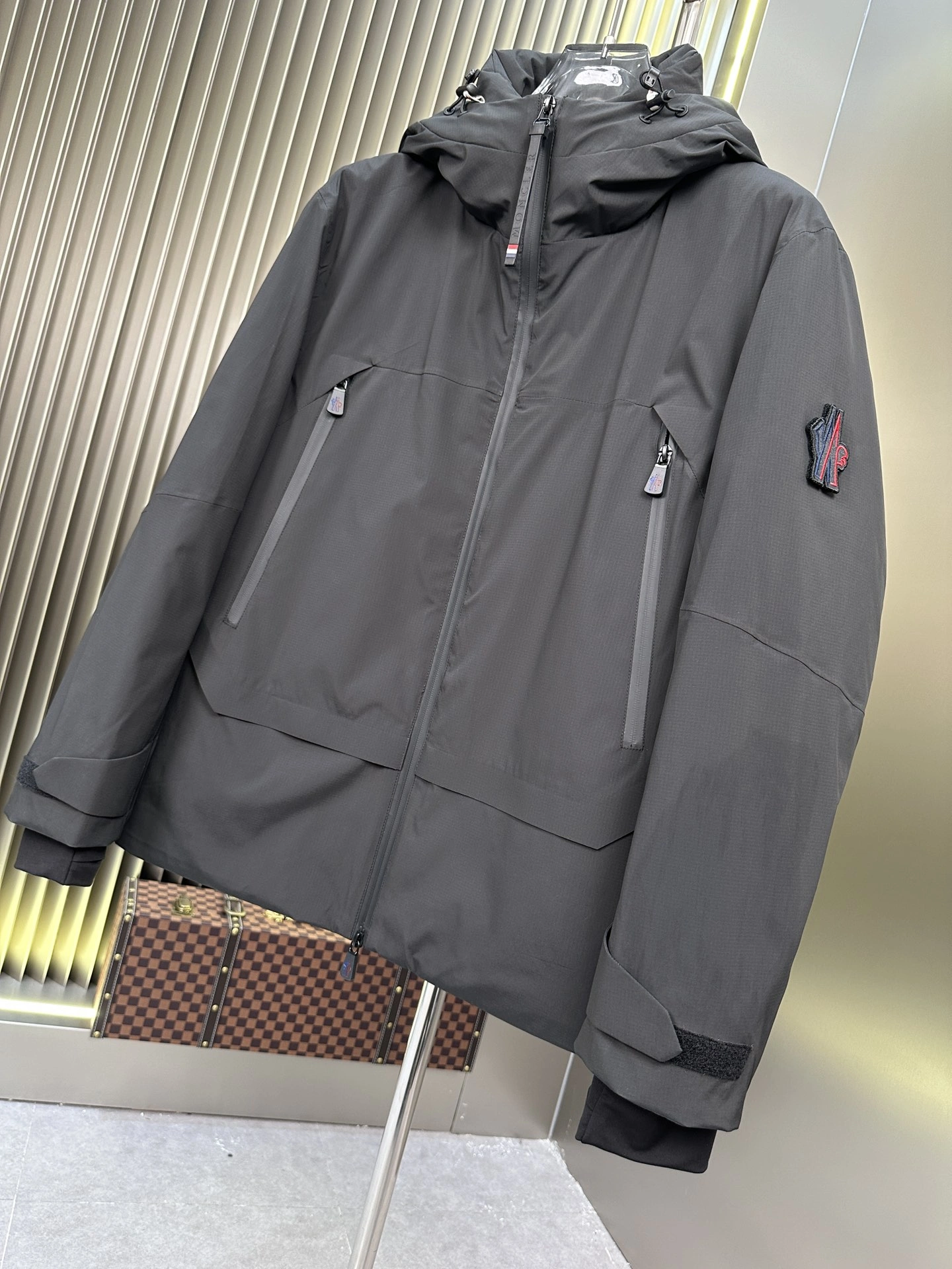 Moncler Down Jackets ZeroBulk 145447