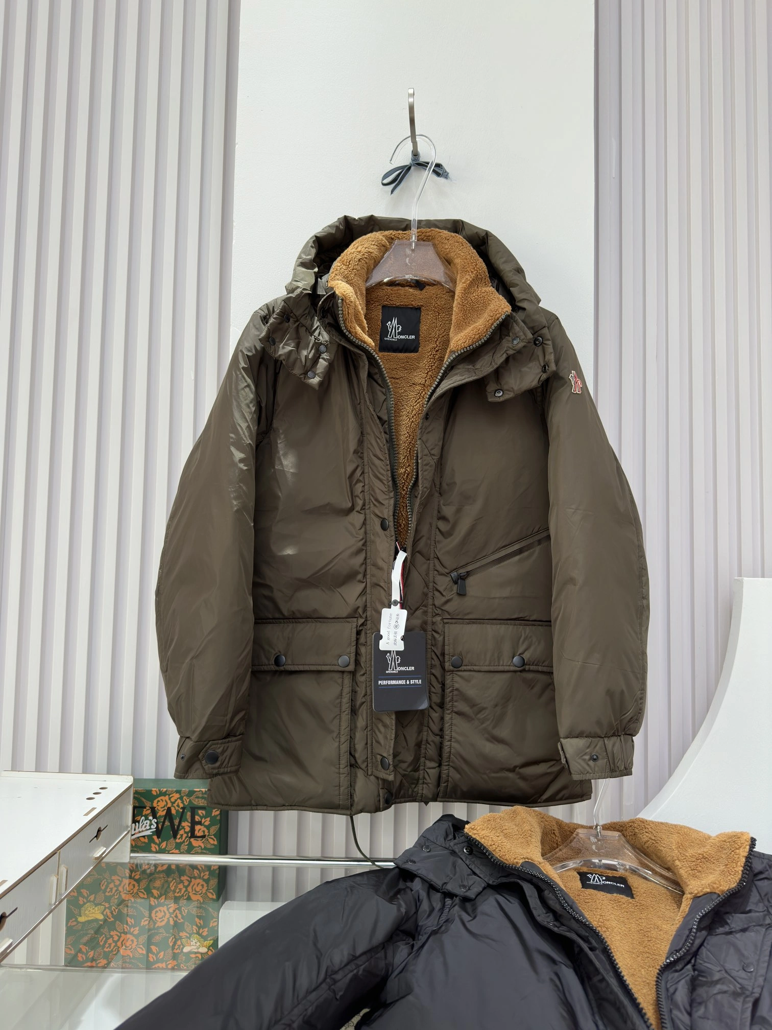 Fashionable Moncler Down Jackets 145443