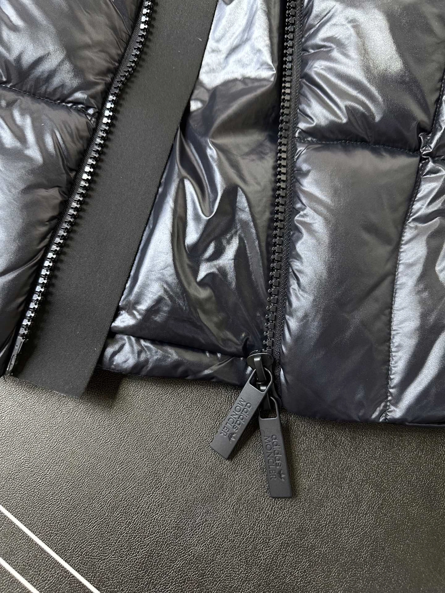 Moncler Down Jackets OnTrend 145435