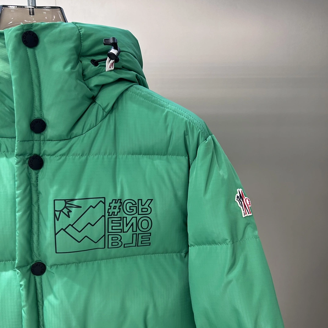Moncler Down Jackets MultiPurpose 145438