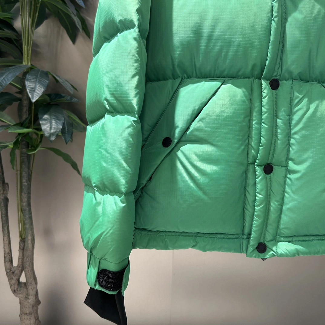 Moncler Down Jackets MultiPurpose 145438