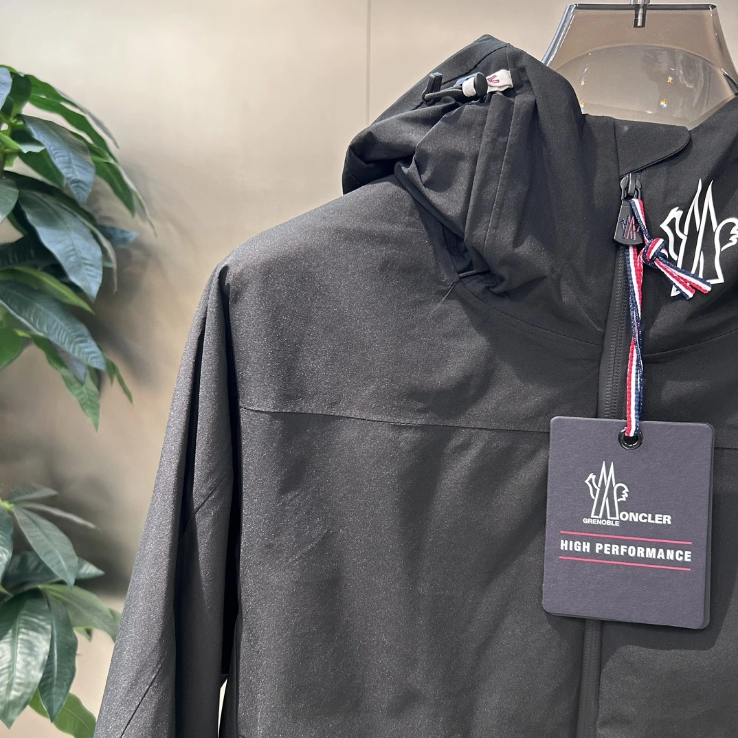 Moncler Down Jackets Packable 145428