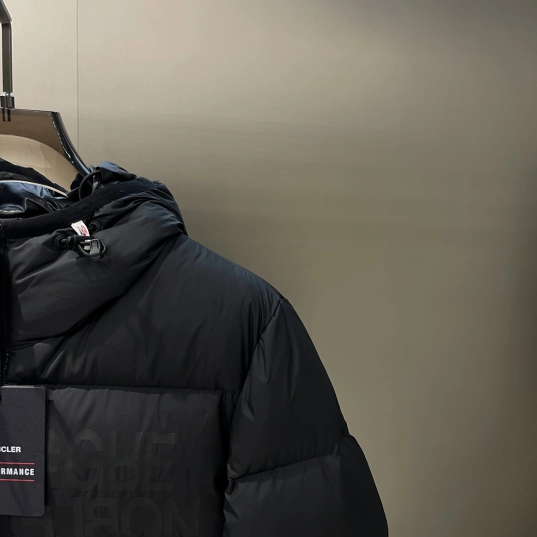 Modern Moncler Down Jackets 145432