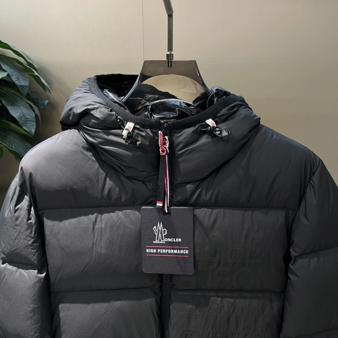 Modern Moncler Down Jackets 145432
