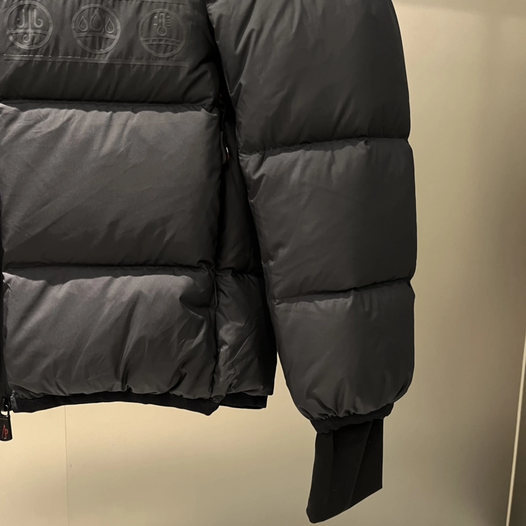 Modern Moncler Down Jackets 145432