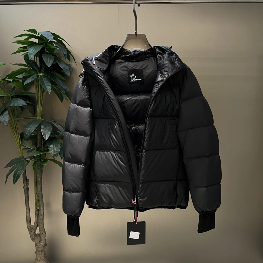 Modern Moncler Down Jackets 145432