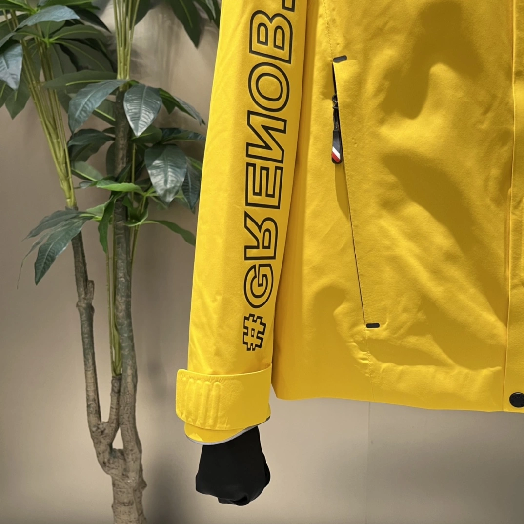 Moncler Down Jackets WeatherProof 145427