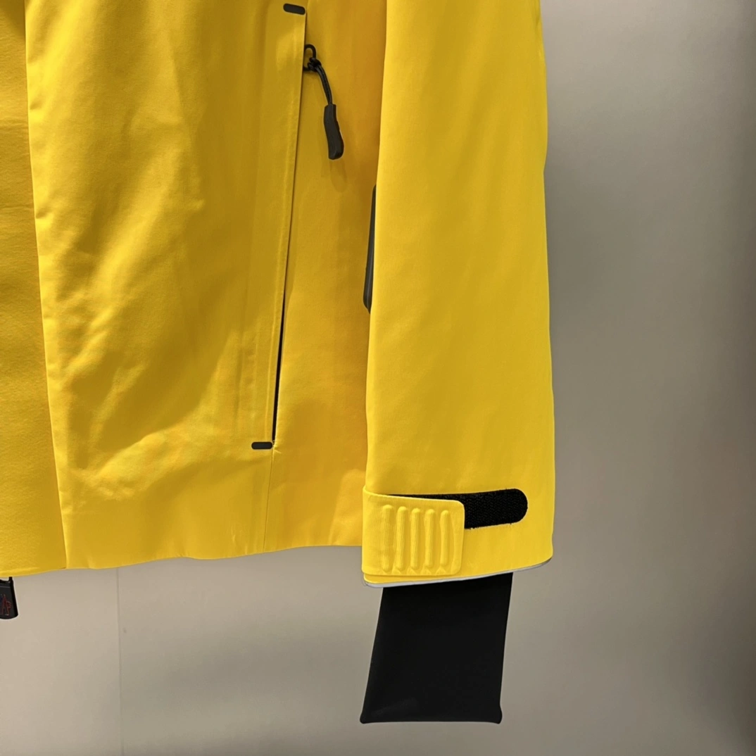 Moncler Down Jackets WeatherProof 145427