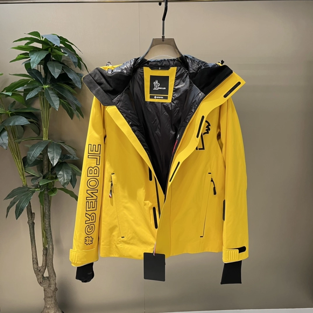 Moncler Down Jackets WeatherProof 145427