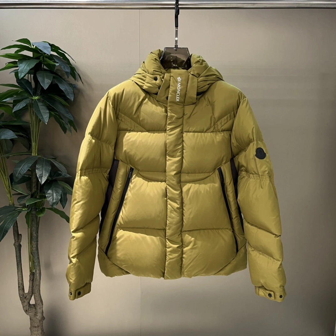 Supportive Moncler Down Jackets 145425