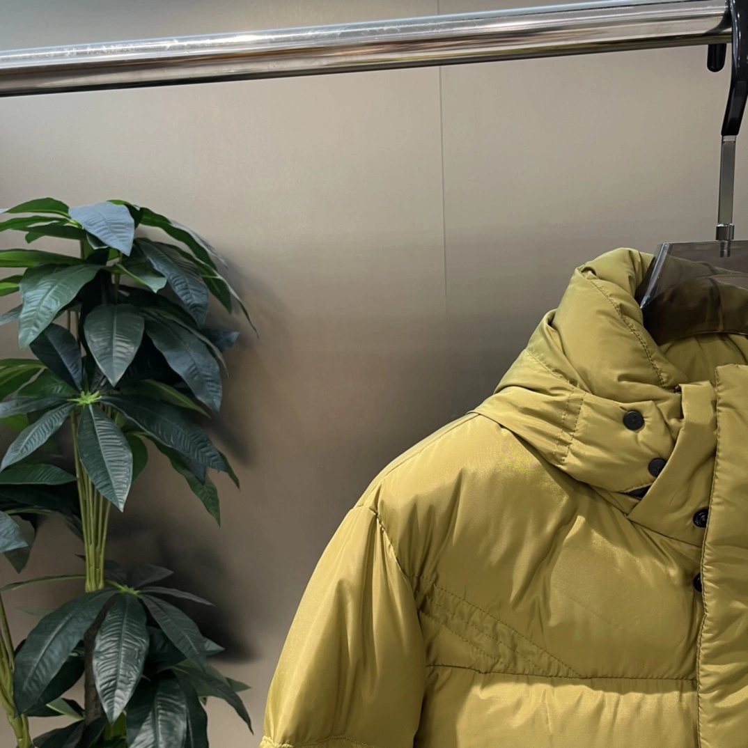 Supportive Moncler Down Jackets 145425