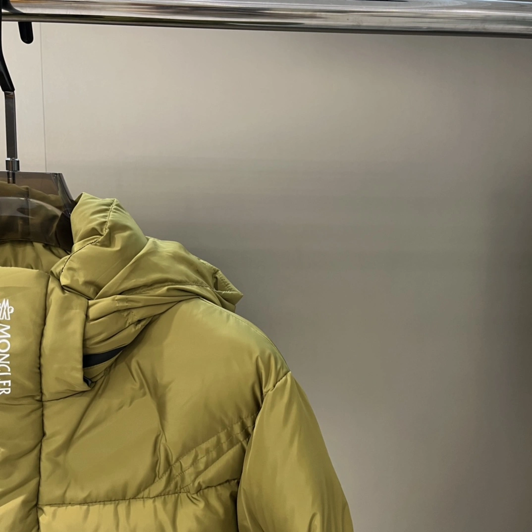 Supportive Moncler Down Jackets 145425